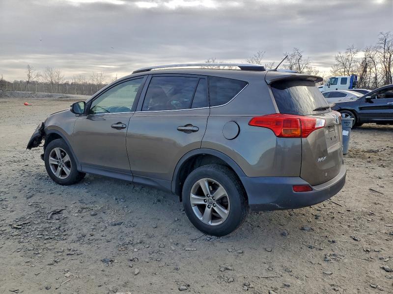 Photo 2 from auction – 2015 TOYOTA RAV4 XLE with VIN JTMRFREV4FD097722