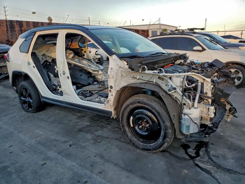 Photo 4 from auction – 2019 TOYOTA RAV4 XSE with VIN JTMEWRFV1KD504726