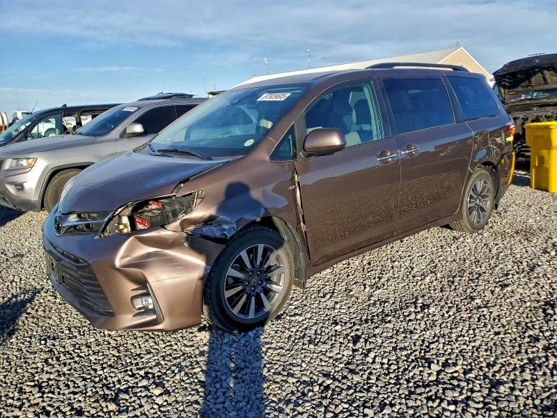 TOYOTA SIENNA XLE 2018 with VIN 5TDDZ3DC3JS209227 - Photo from auction