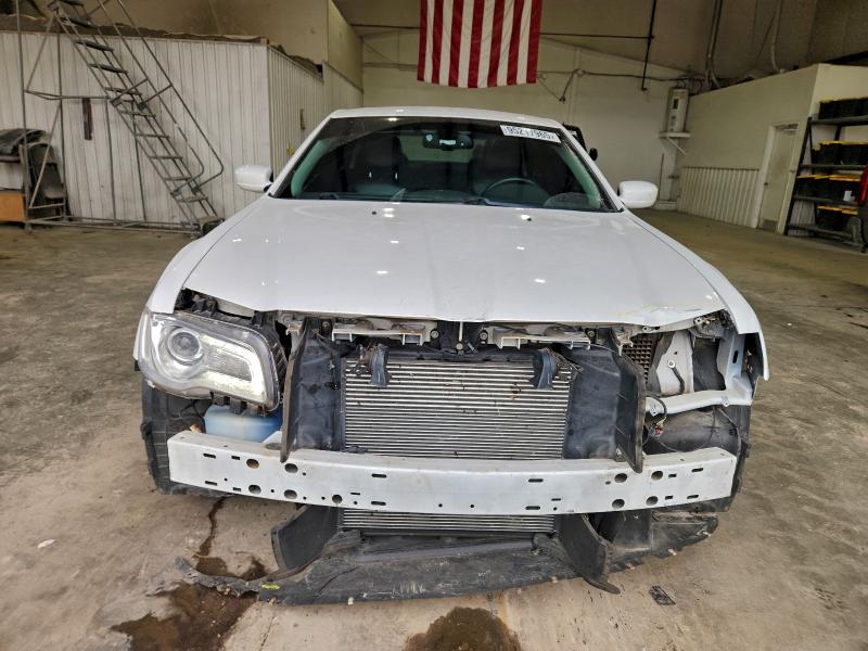 Photo 5 from auction – 2015 CHRYSLER 300 LIMITE with VIN 2C3CCAAG7FH931562