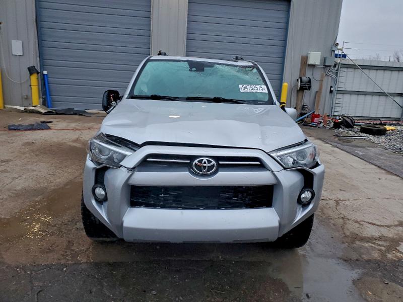 Photo 5 from auction – 2020 TOYOTA 4RUNNER SR with VIN JTEBU5JR6L5815149