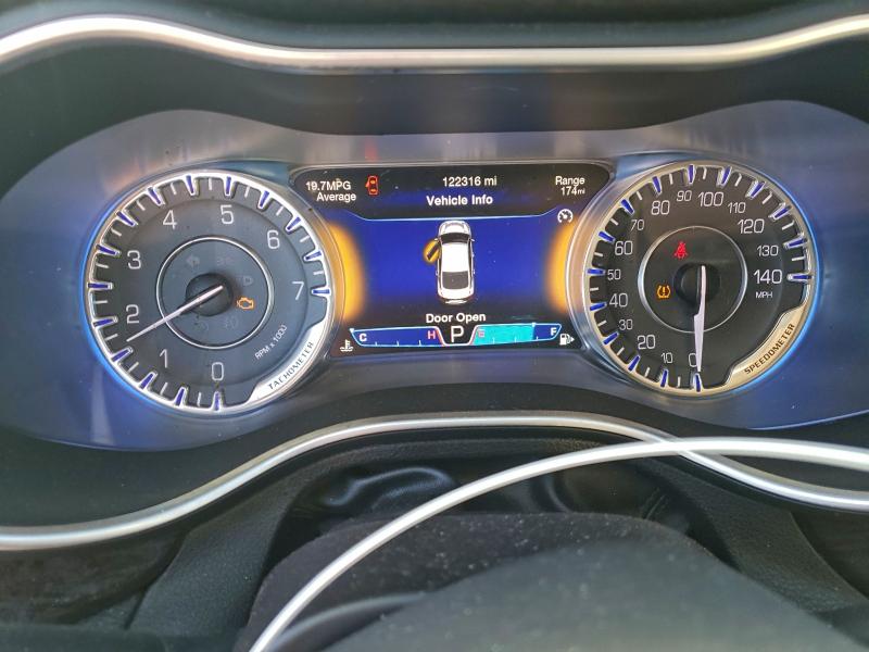 Photo 9 from auction – 2015 CHRYSLER 200 C with VIN 1C3CCCCB4FN501783