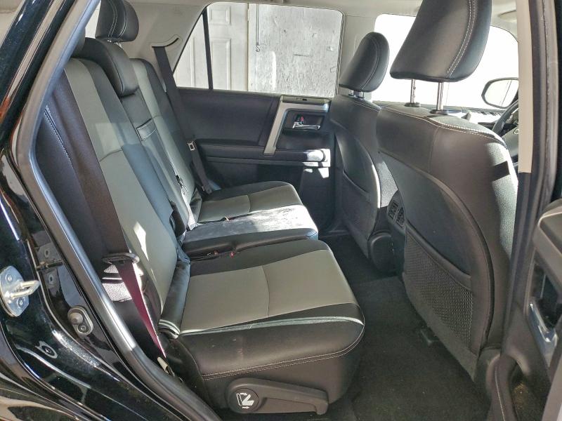 Photo 11 from auction – 2018 TOYOTA 4RUNNER SR with VIN JTEBU5JRXJ5491250
