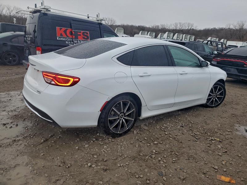 Photo 3 from auction – 2016 CHRYSLER 200 LIMITE with VIN 1C3CCCAB1GN154952
