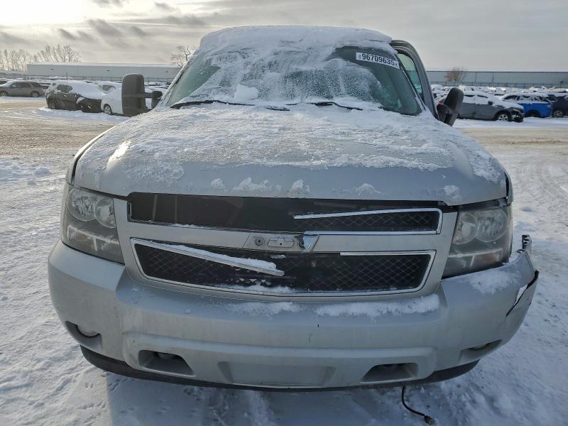 Photo 5 from auction – 2011 CHEVROLET SUBURBAN K with VIN 1GNSK5E37BR361637