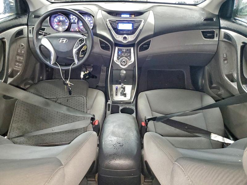 Photo 8 from auction – 2012 HYUNDAI ELANTRA GL with VIN 5NPDH4AE1CH147365