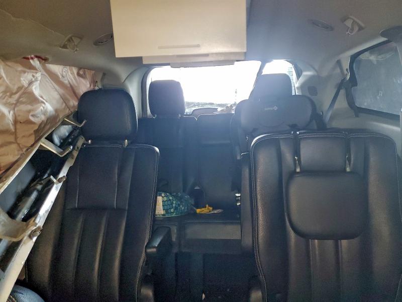 Photo 10 from auction – 2016 CHRYSLER TOWN & COU with VIN 2C4RC1BG6GR292056