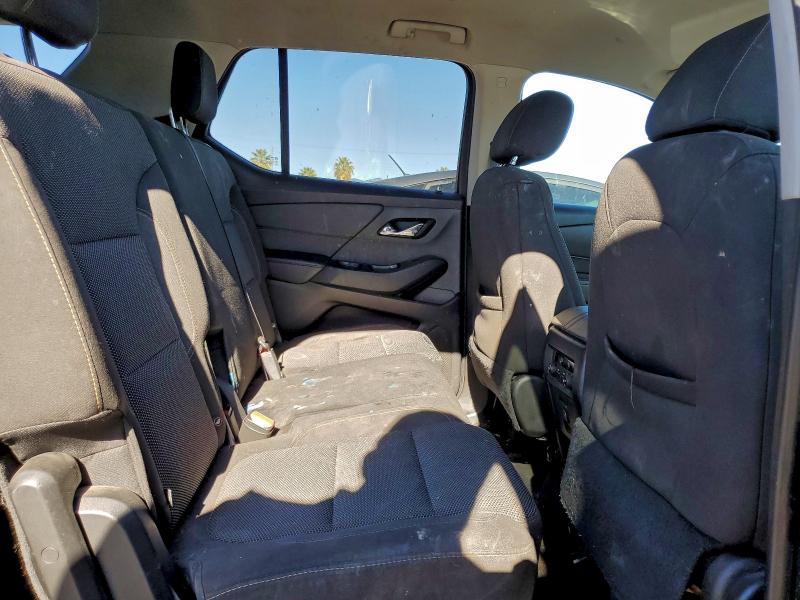 Photo 11 from auction – 2018 CHEVROLET TRAVERSE L with VIN 1GNERFKW6JJ249616