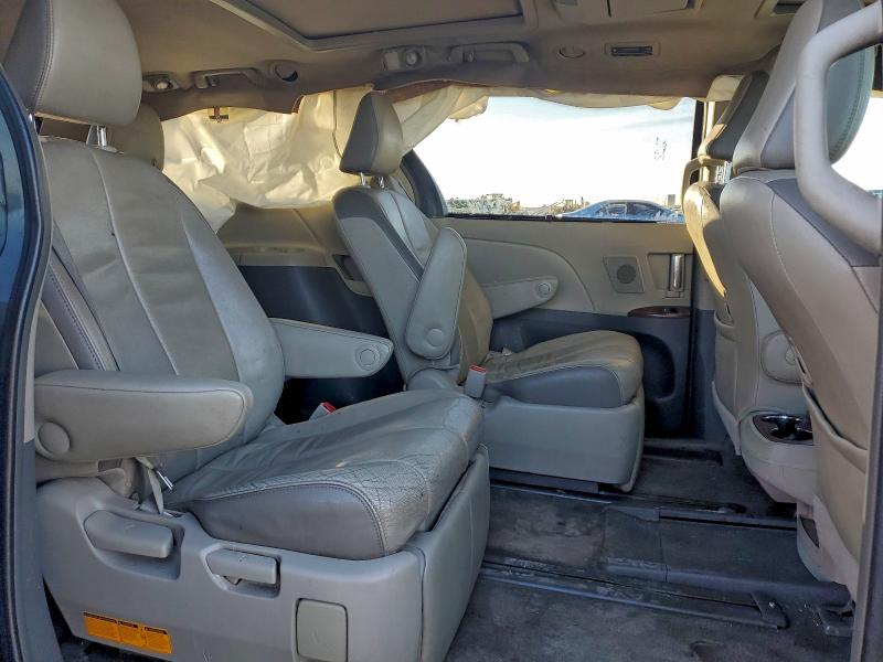 Photo 11 from auction – 2013 TOYOTA SIENNA XLE with VIN 5TDDK3DC6DS049269