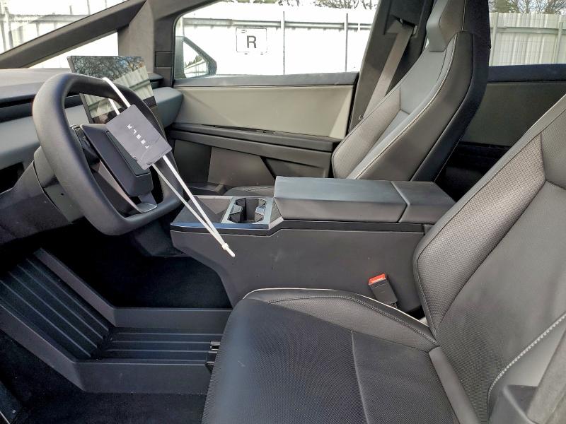 Photo 7 from auction – 2025 TESLA CYBERTRUCK with VIN 7G2CEHED2SA074365