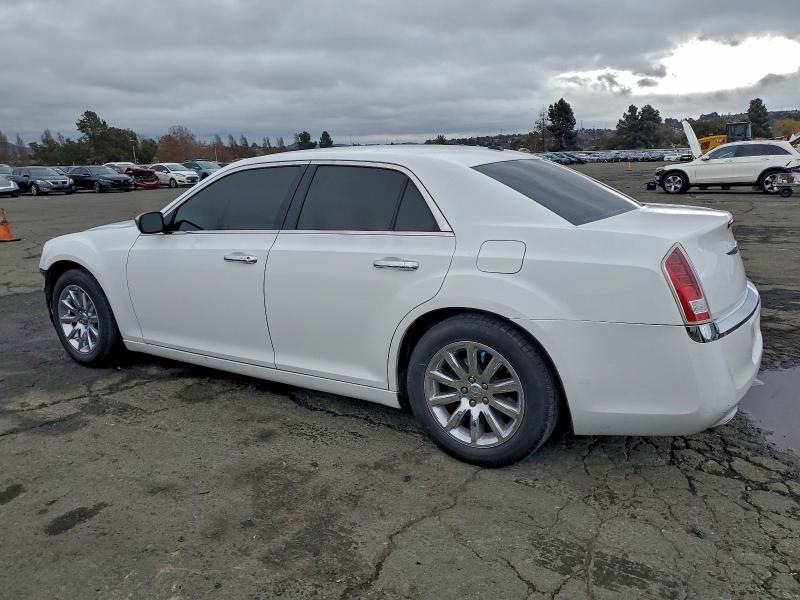 Фото 2 с аукциона – 2011 CHRYSLER 300 LIMITE с VIN 2C3CA5CG1BH598439