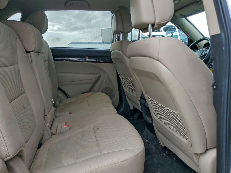 Photo 11 from auction – 2014 KIA SORENTO LX with VIN 5XYKTCA68EG540539