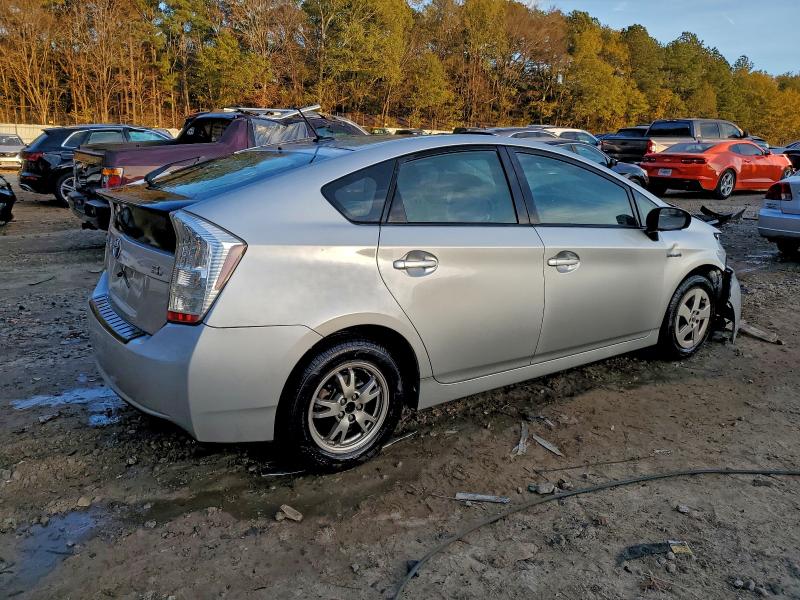 Zdjęcie 3 z aukcji – 2010 TOYOTA PRIUS z VIN JTDKN3DU8A0048789
