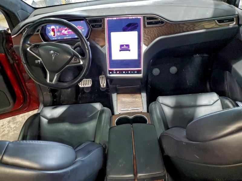 Photo 8 from auction – 2017 TESLA MODEL X with VIN 5YJXCDE28HF078305