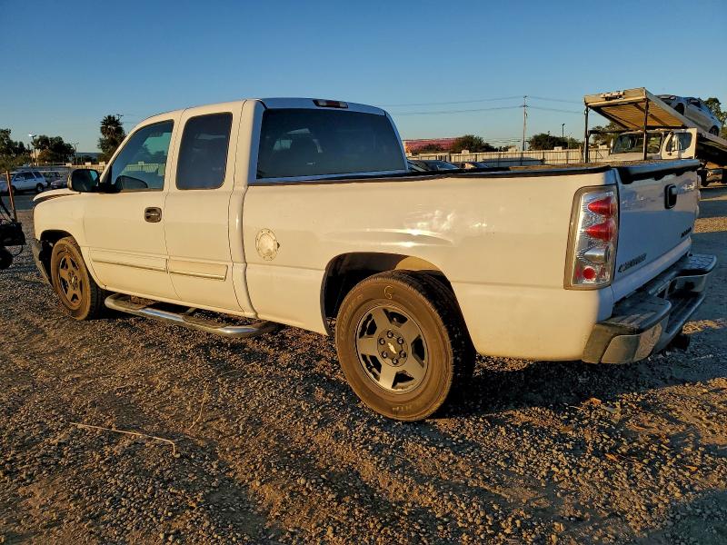 Photo 2 from auction – 2003 CHEVROLET SILVERADO with VIN 2GCEC19TX31387763