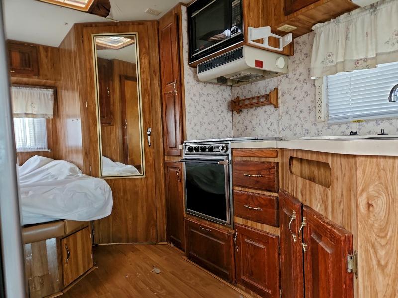 Photo 6 from auction – 1987 FORD ECONOLINE with VIN 1FDKE30L5HHA05810