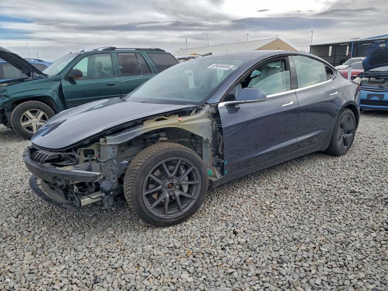TESLA MODEL 3 2020 with VIN 5YJ3E1EB4LF639082 - Photo from auction