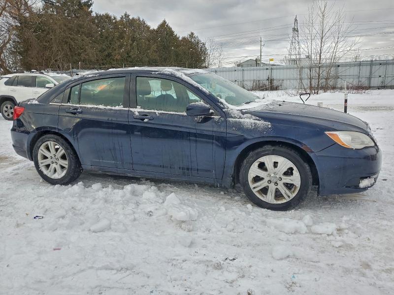 Photo 4 from auction – 2013 CHRYSLER 200 TOURIN with VIN 1C3CCBBB2DN758403