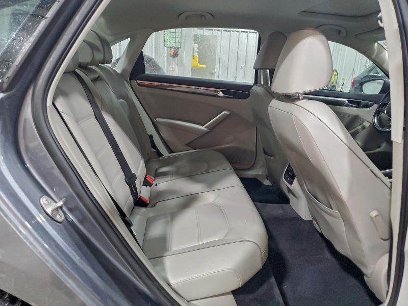 Photo 10 from auction – 2018 VOLKSWAGEN PASSAT with VIN 1VWBA7A31JC021878