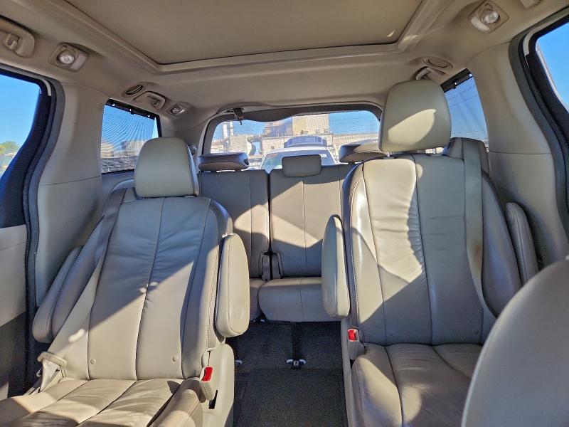 Photo 10 from auction – 2011 TOYOTA SIENNA XLE with VIN 5TDDK3DC3BS025797