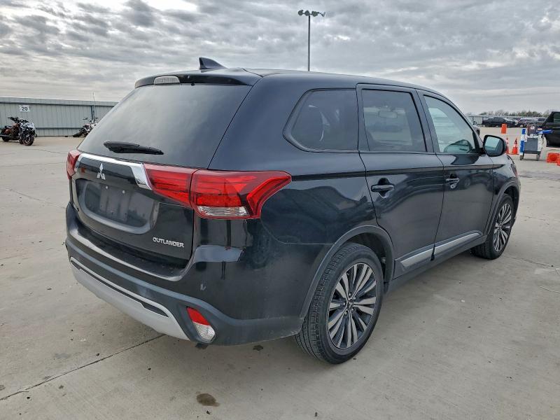 Photo 3 from auction – 2019 MITSUBISHI OUTLANDER with VIN JA4AD2A39KZ030250
