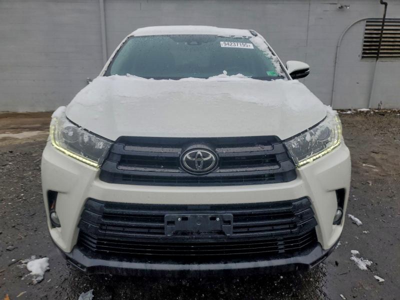 Photo 5 from auction – 2018 TOYOTA HIGHLANDER with VIN 5TDJZRFH0JS834800