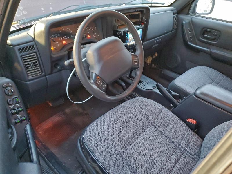 Photo 8 from auction – 2000 JEEP CHEROKEE with VIN 1J4FF48S4YL137596