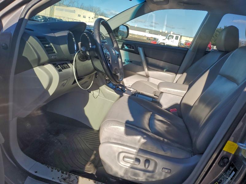 Photo 7 from auction – 2013 TOYOTA HIGHLANDER with VIN JTEBC3EH1D2014690