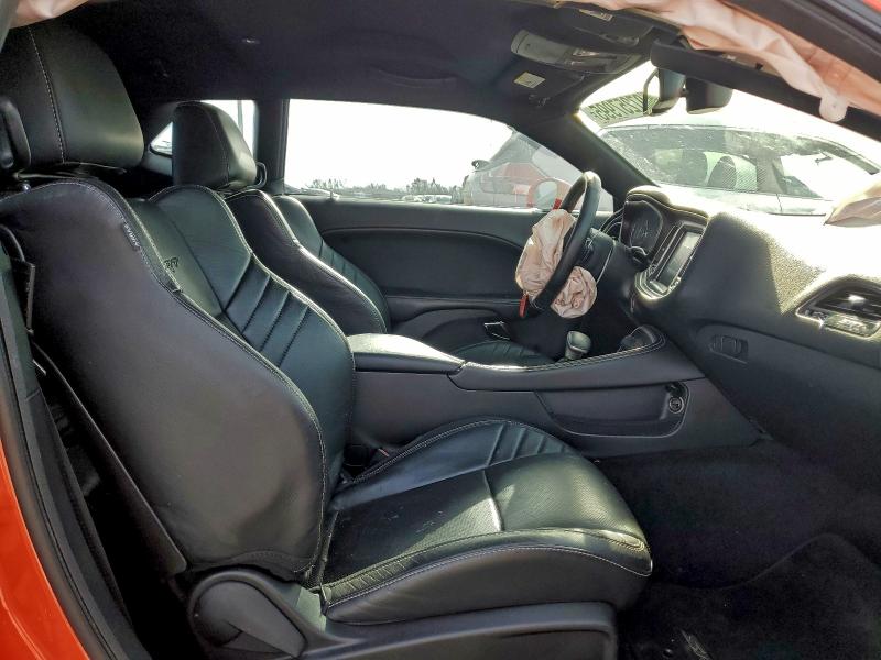 Photo 10 from auction – 2016 DODGE CHALLENGER with VIN 2C3CDZC90GH322826