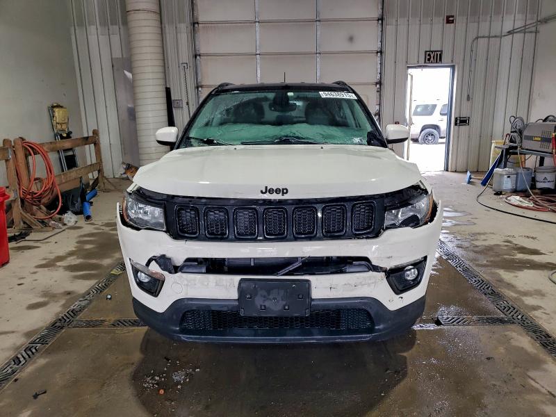 Photo 5 from auction – 2018 JEEP COMPASS LA with VIN 3C4NJDBB7JT299080