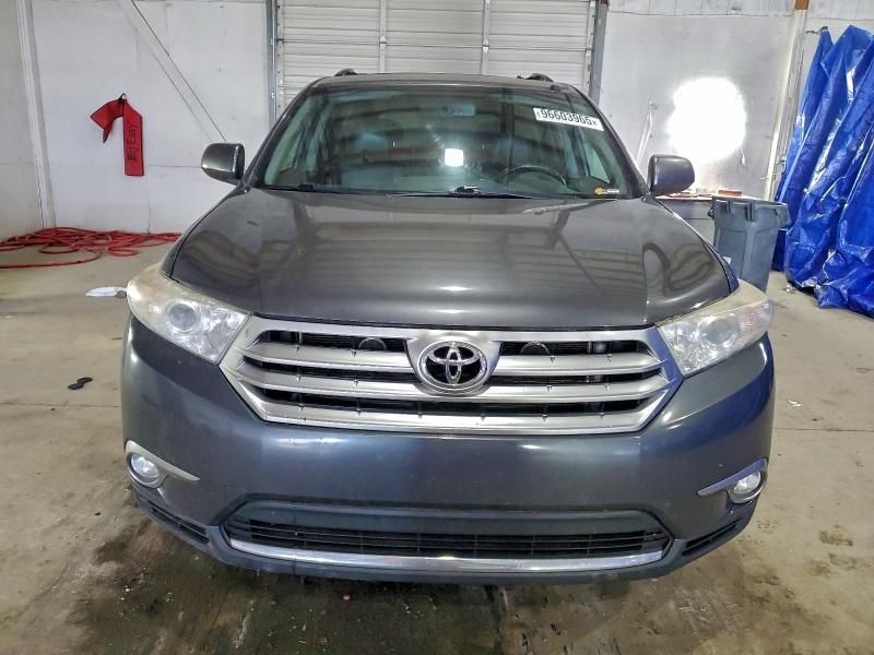 Photo 5 from auction – 2013 TOYOTA HIGHLANDER with VIN 5TDBK3EH2DS233562