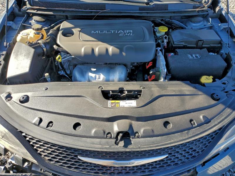 Photo 11 from auction – 2015 CHRYSLER 200 S with VIN 1C3CCCBB2FN658780