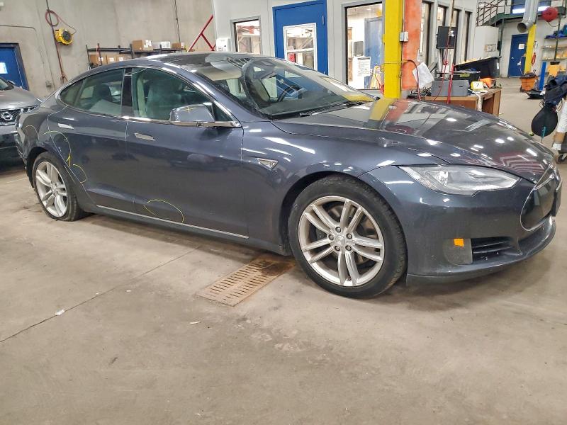 Photo 4 from auction – 2016 TESLA MODEL S with VIN 5YJSA1E27GF124753