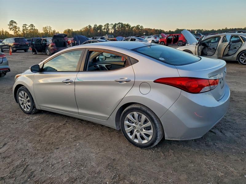 Photo 2 from auction – 2011 HYUNDAI ELANTRA GL with VIN 5NPDH4AE3BH060145