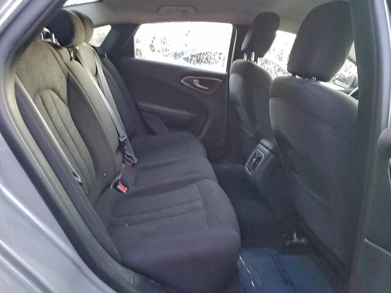 Photo 10 from auction – 2016 CHRYSLER 200 LIMITE with VIN 1C3CCCAB7GN194596