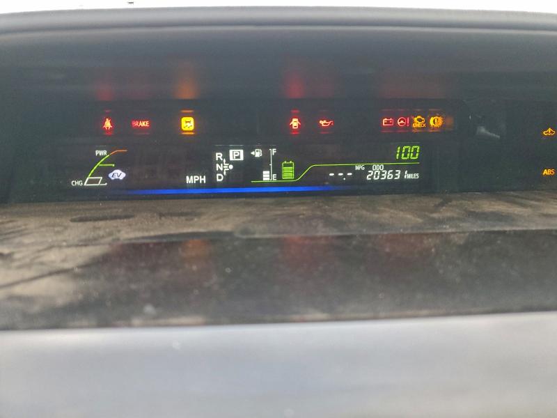 Photo 9 from auction – 2013 TOYOTA PRIUS V with VIN JTDZN3EUXD3267835