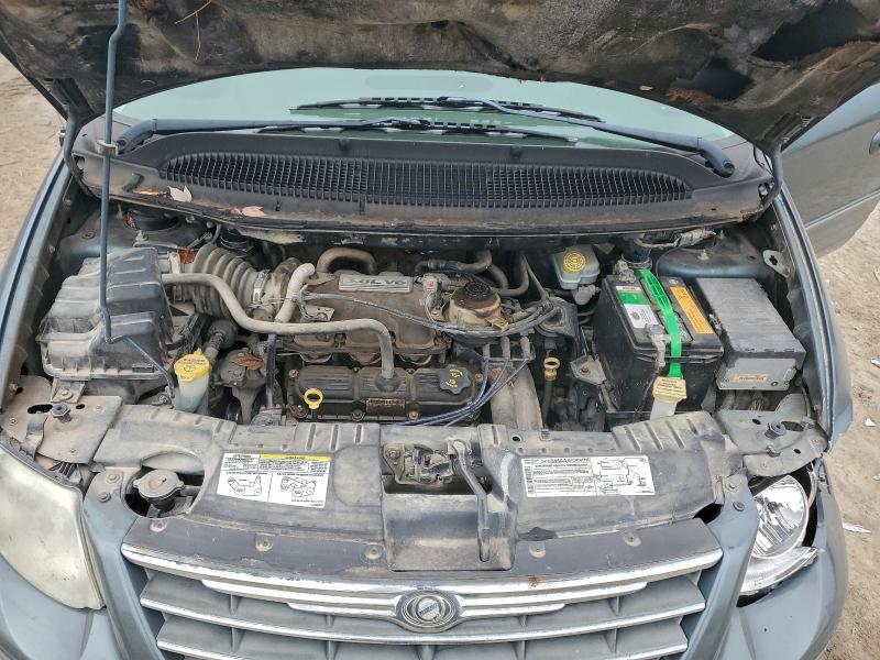 Photo 12 from auction – 2005 CHRYSLER TOWN & COU with VIN 2C8GP64LX5R457475