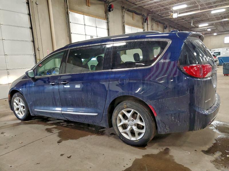 Photo 2 from auction – 2017 CHRYSLER PACIFICA T with VIN 2C4RC1BG4HR542346