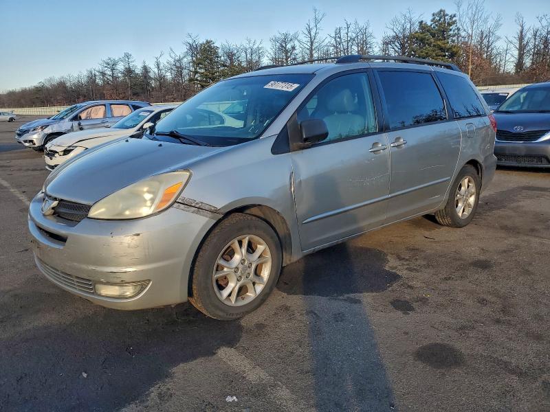 TOYOTA SIENNA 2004 with VIN 5TDZA22C84S042121 - Photo from auction