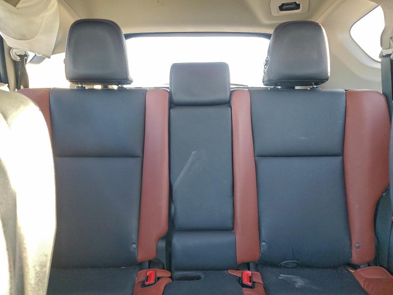 Photo 10 from auction – 2015 TOYOTA RAV4 LIMIT with VIN 2T3YFREV1FW221332