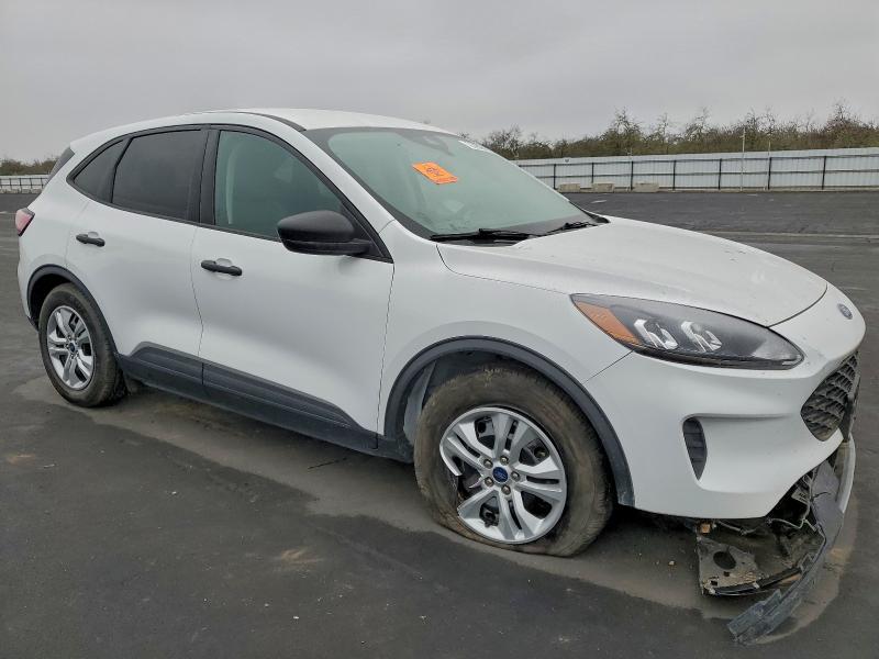 Photo 4 from auction – 2022 FORD ESCAPE S with VIN 1FMCU0F63NUB54453