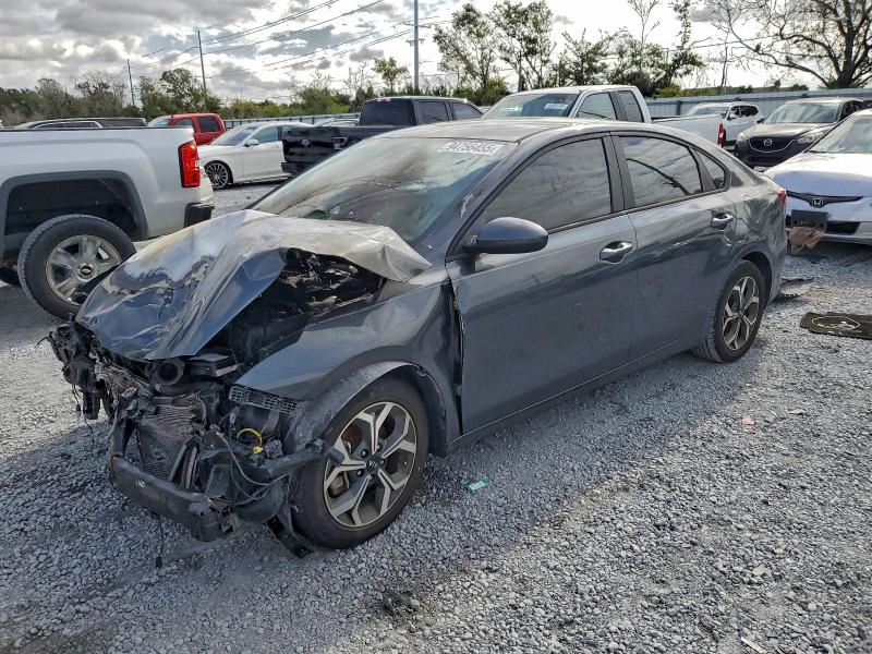 KIA FORTE FE 2021 with VIN 3KPF24ADXME325121 - Photo from auction
