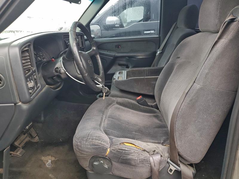 Photo 7 from auction – 2002 CHEVROLET SILVERADO with VIN 1GCEC14V32Z161126