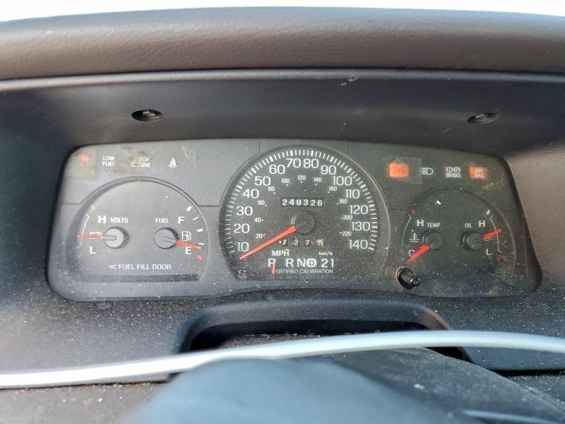 Photo 9 from auction – 2005 FORD CROWN VICT with VIN 2FAHP71W05X151719