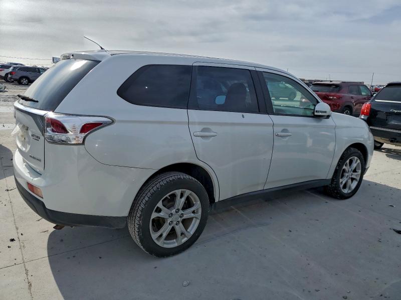 Photo 3 from auction – 2014 MITSUBISHI OUTLANDER with VIN JA4AZ3A3XEZ015316