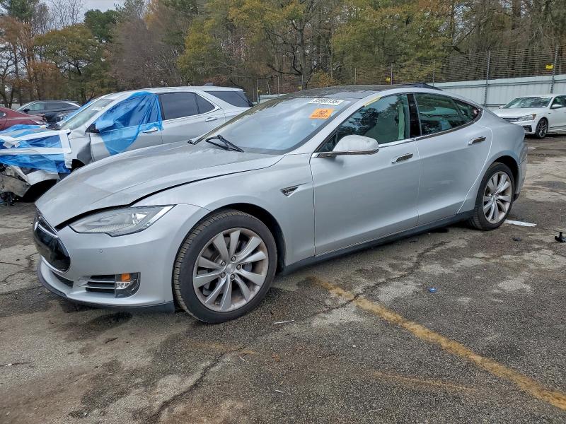 TESLA MODEL S 2014 with VIN 5YJSA1H15EFP32349 - Photo from auction