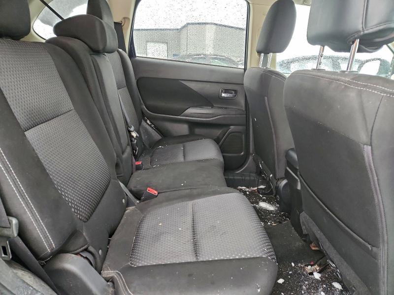 Photo 11 from auction – 2016 MITSUBISHI OUTLANDER with VIN JA4AZ3A35GZ049277