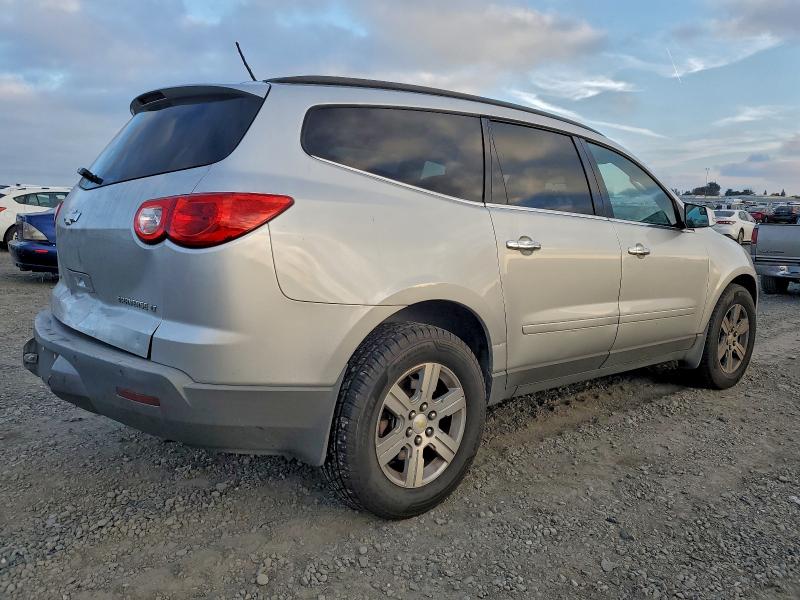 Photo 3 from auction – 2011 CHEVROLET TRAVERSE L with VIN 1GNKVGED2BJ126282