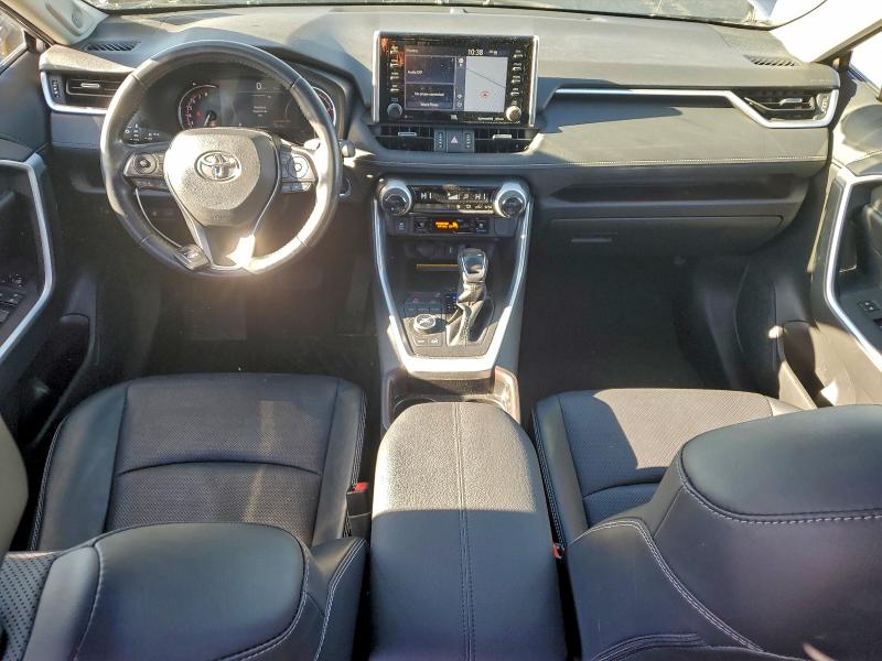 Photo 8 from auction – 2021 TOYOTA RAV4 LIMIT with VIN JTMN1RFV8MD531844