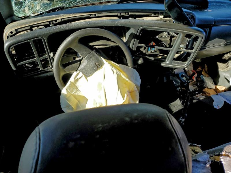 Photo 8 from auction – 2004 CHEVROLET SILVERADO with VIN 2GCEC19V941227974